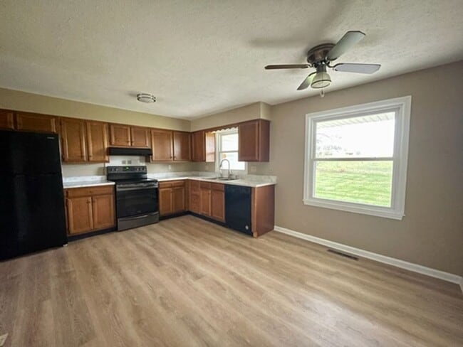 130-132-132 Elmridge Rd in Mansfield, OH - Building Photo - Building Photo