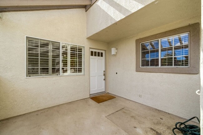 27937 Windsor in Mission Viejo, CA - Building Photo - Building Photo