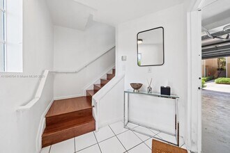 2861 NE 185th St in Miami, FL - Building Photo - Building Photo