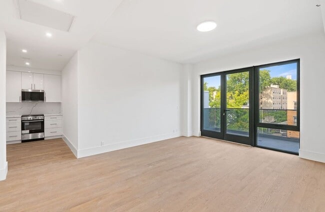 property at 14-27-27 28th Ave