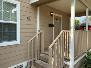 318 E 37th St in Houston, TX - Building Photo - Building Photo