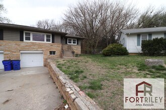 519 Maple St in Junction City, KS - Building Photo - Building Photo