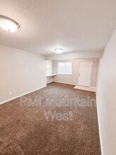 208 Lyman Ln in Bountiful, UT - Building Photo - Building Photo