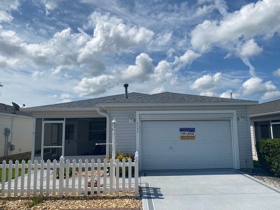 8233 SE 169th Palownia Loop in the Villages, FL - Building Photo