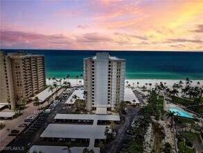4005 Gulf Shore Blvd N in Naples, FL - Building Photo - Building Photo