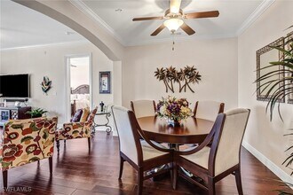 23161 Fashion Dr in Estero, FL - Foto de edificio - Building Photo
