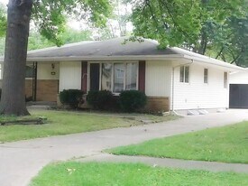 2725 64th St in Des Moines, IA - Building Photo