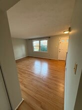 3415 Castle Way in Silver Spring, MD - Foto de edificio - Building Photo