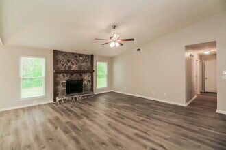 528 Blue Cedar Ct in Riverdale, GA - Building Photo - Building Photo