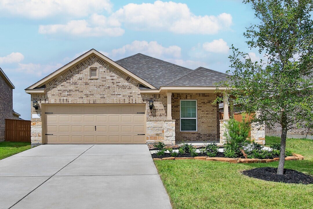 6111 White Spruce Dr in Conroe, TX - Building Photo