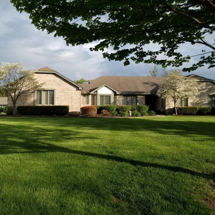 3563 Stonebrooke Ln in Maumee, OH - Foto de edificio