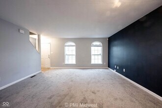 3220 River Villa Way in Indianapolis, IN - Building Photo - Building Photo