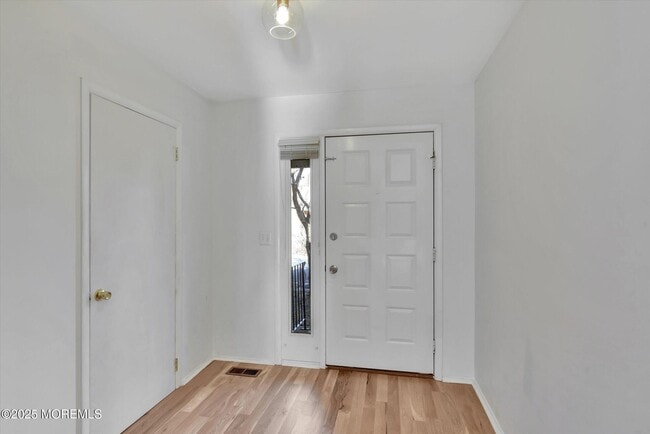 15 Pimlico in West Long Branch, NJ - Building Photo - Building Photo