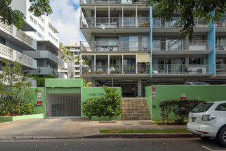 Oahu Surf Two in Honolulu, HI - Building Photo - Building Photo