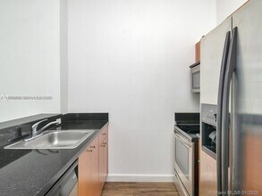 2200 NE 4th Ave in Miami, FL - Foto de edificio - Building Photo