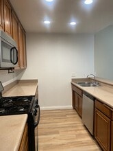 Villa Dickens in Sherman Oaks, CA - Building Photo - Building Photo