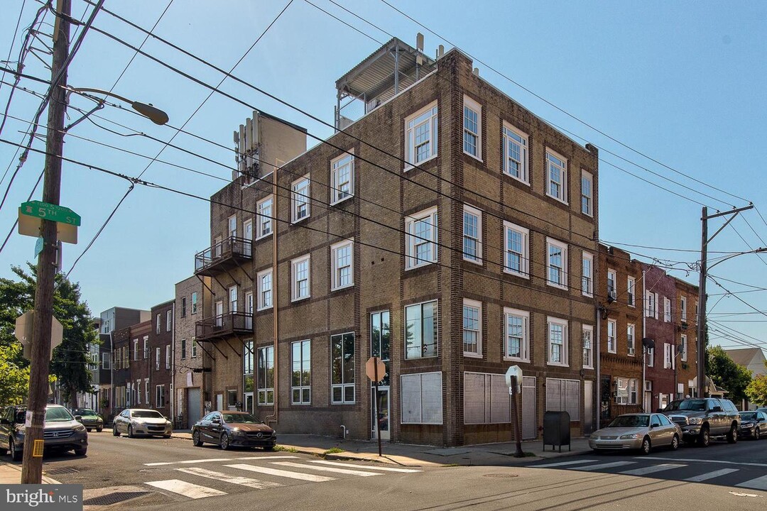 1201 S 5th St in Philadelphia, PA - Building Photo