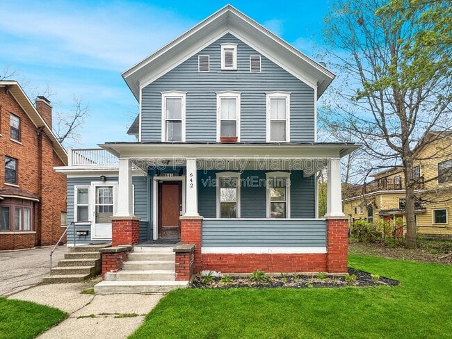 property at 642 Cherry St SE