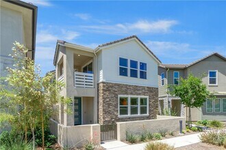 156 Chorus in Irvine, CA - Building Photo - Building Photo