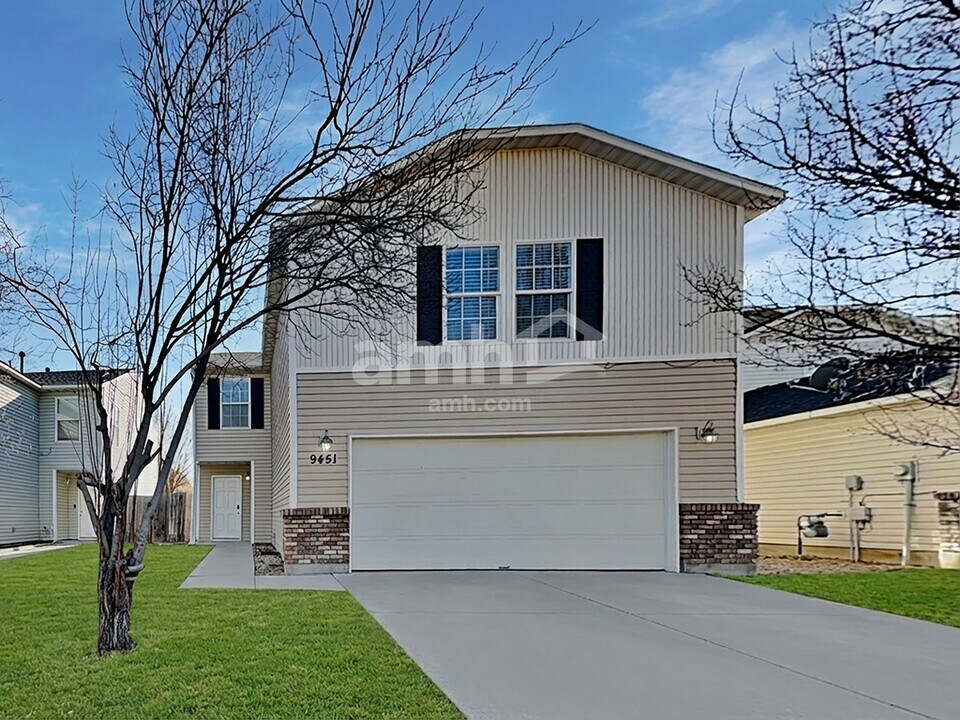 9451 W Portola Dr in Boise, ID - Building Photo