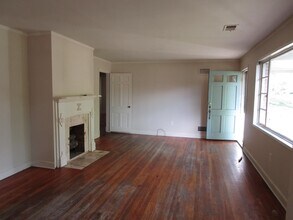 298 W Poplar Ave in Collierville, TN - Building Photo - Building Photo