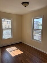 219 Newfield Ave in Bridgeport, CT - Building Photo - Building Photo