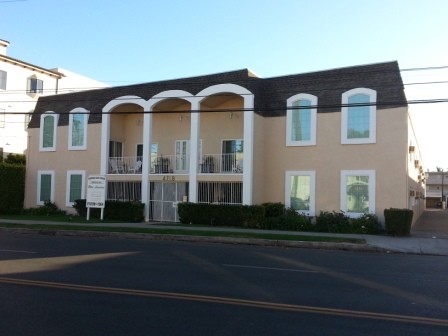 Sherman Oaks Towers in Sherman Oaks, CA - Foto de edificio - Building Photo