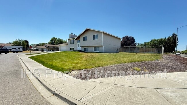property at 1603 Eagle St