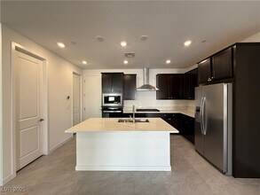11450 Crimson Ledge Ave in Las Vegas, NV - Building Photo - Building Photo