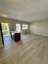 1525 Michigan Ave in Miami Beach, FL - Building Photo