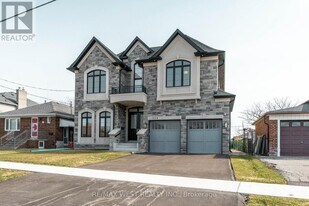 119 Jay St in Toronto, ON - Building Photo