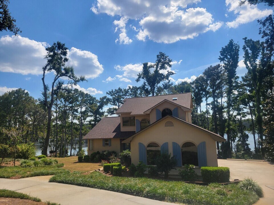 5081 Cypress Lake Dr in Lake Park, GA - Building Photo