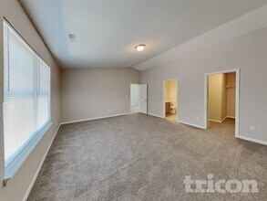 9825 Rhodes Ln in Avon, IN - Building Photo - Building Photo