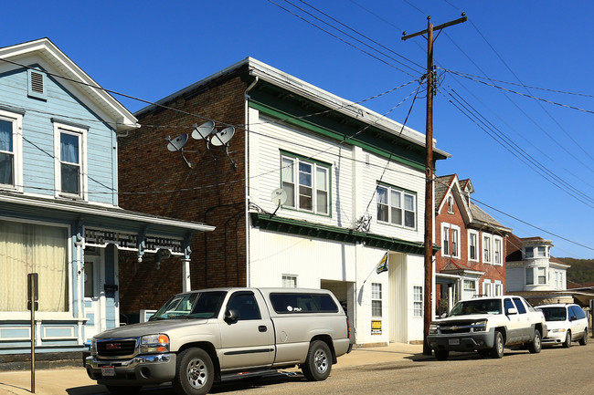 711-715 Main St in Wellsville, OH - Building Photo - Building Photo