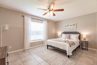 10144 Willmington Blvd in Englewood, FL - Foto de edificio - Building Photo