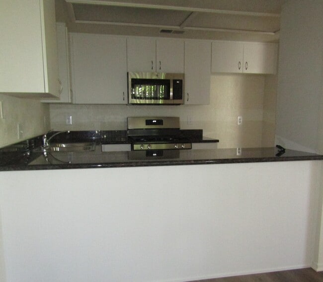 800 E Rte 66, Unit 2