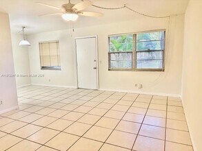 13500 SW 1st St, Unit U104 in Pembroke Pines, FL - Building Photo - Building Photo