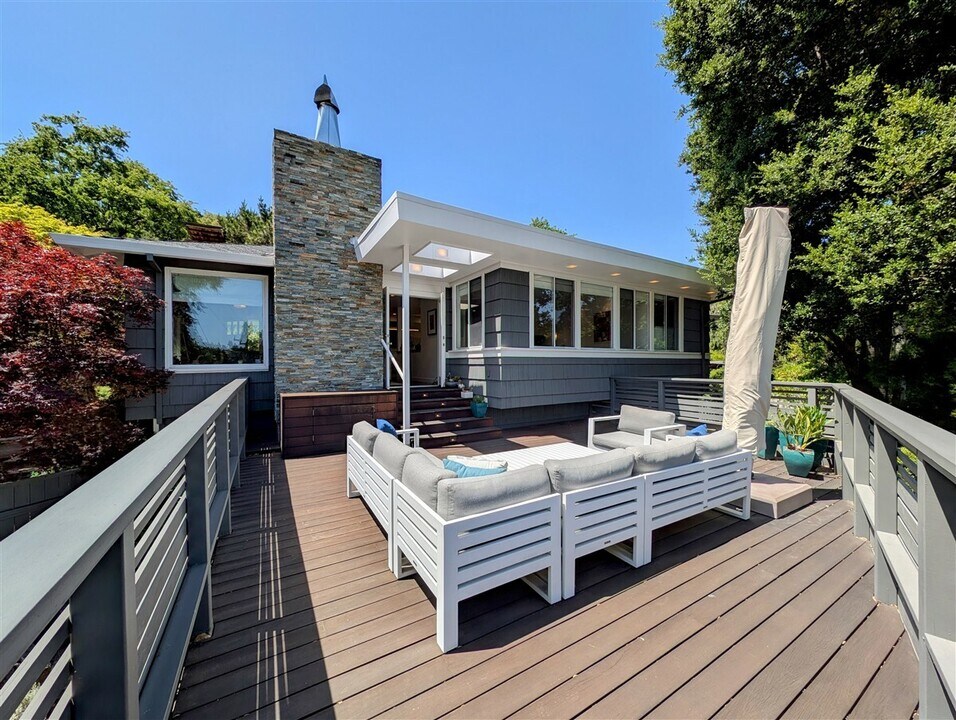 10 Idalia Ct in San Anselmo, CA - Building Photo