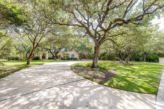 132 Long Bow Rd in Shavano Park, TX - Building Photo - Building Photo
