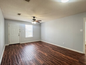 1712 Manor Garden Curve in Greenville, TX - Building Photo - Building Photo