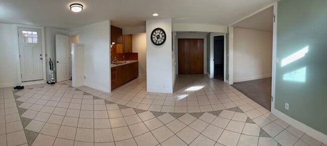 property at 2015 W Beall St