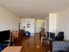 225 St Pauls Ave, Unit 11E in Jersey City, NJ - Building Photo - Building Photo