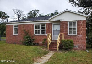 905 Ethan Allen St in Jacksonville, FL - Building Photo