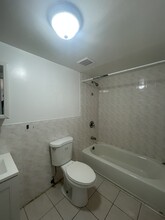 14 Bergen Ave, Unit 2 in Jersey City, NJ - Building Photo - Building Photo