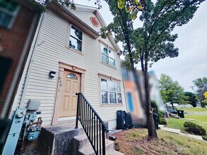 605 Villager Cir in Dundalk, MD - Building Photo - Building Photo