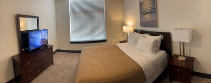 424 W Trade St in Charlotte, NC - Building Photo - Building Photo