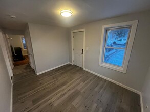 165 Pleasant St in Southbridge, MA - Foto de edificio - Building Photo