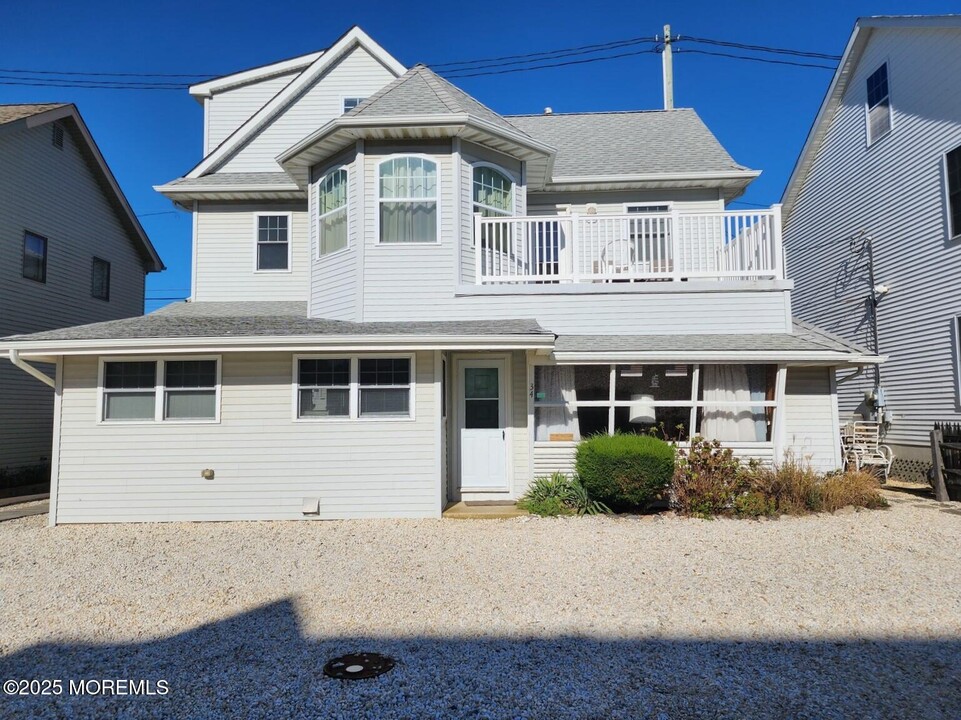 34 S Surf Rd in Lavallette, NJ - Building Photo