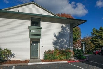 Amber Court Apartments in Aloha, OR - Building Photo - Building Photo