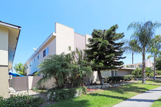 11711-11731 Stuart Dr in Garden Grove, CA - Building Photo - Building Photo